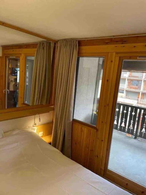 Central 3 Bedroom Chalet With Balcony Val-dʼIsère Екстериор снимка