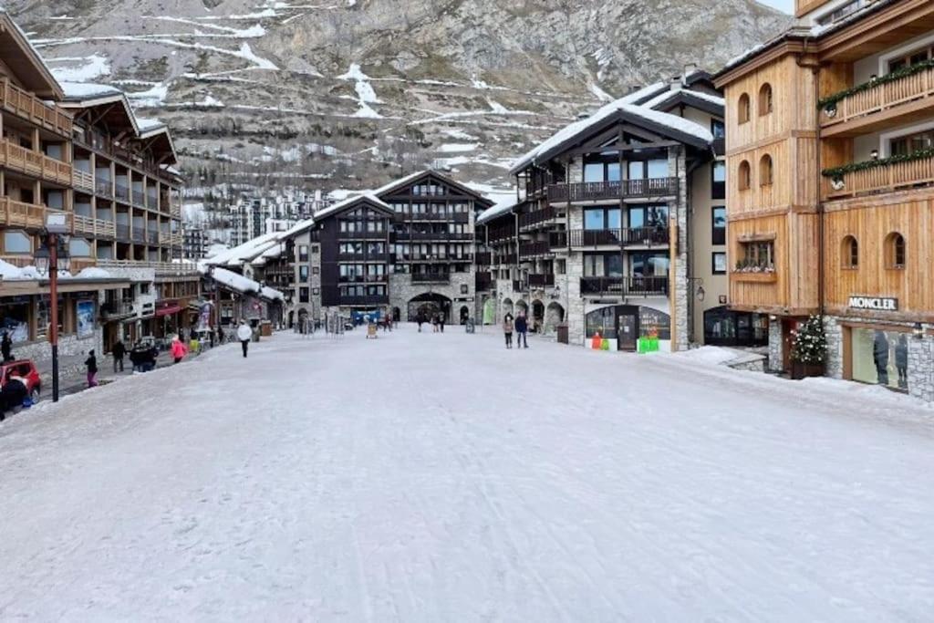 Central 3 Bedroom Chalet With Balcony Val-dʼIsère Екстериор снимка