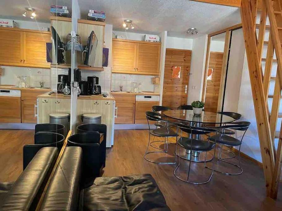 Central 3 Bedroom Chalet With Balcony Val-dʼIsère Екстериор снимка